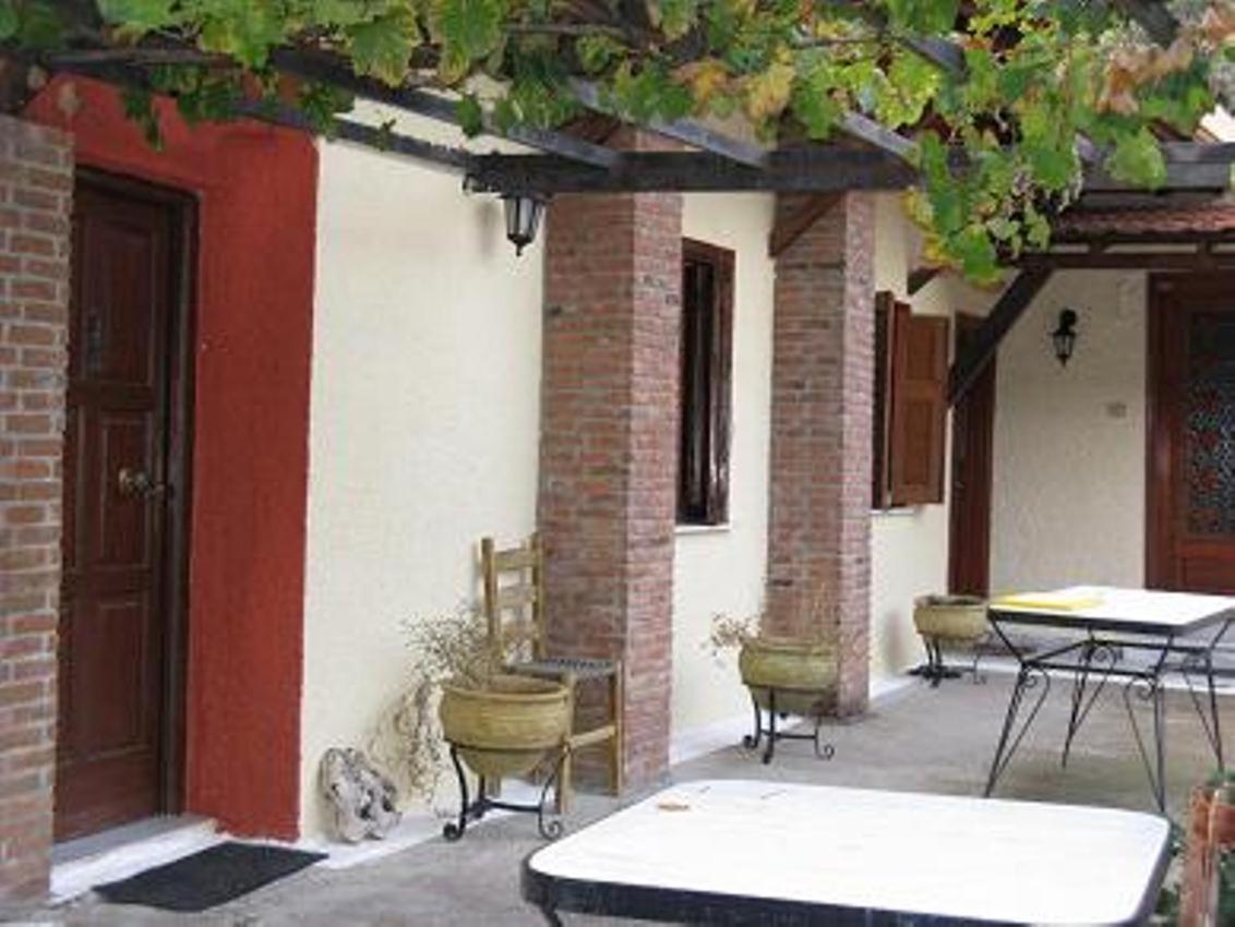 Lithos Hotel Priólithos Exterior foto